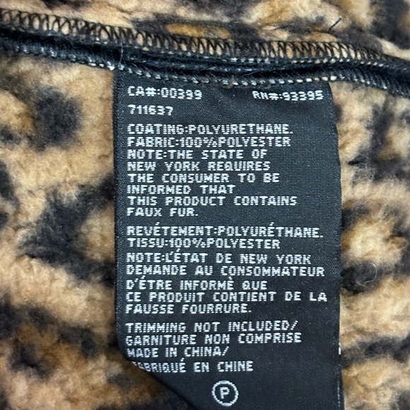 NWT Water resistant fall jacket - Picture 9 of 10